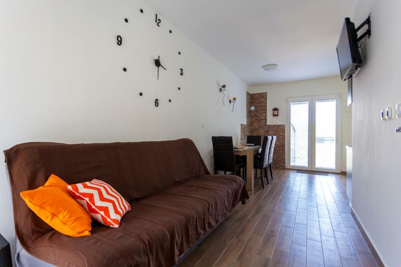 Apartment Hasanec By El-Pi Tours Nijvice Zewnętrze zdjęcie