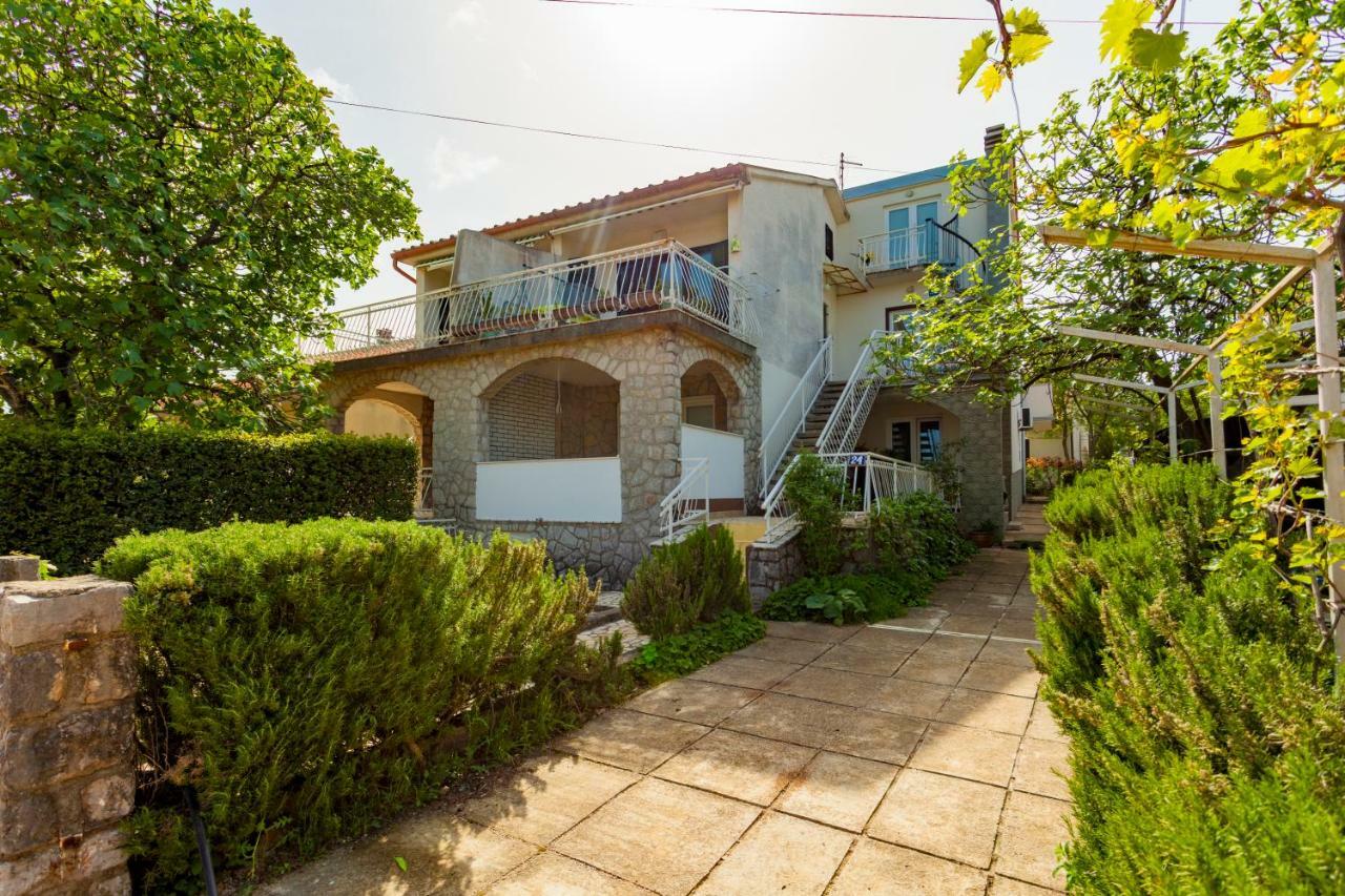 Apartment Hasanec By El-Pi Tours Nijvice Zewnętrze zdjęcie