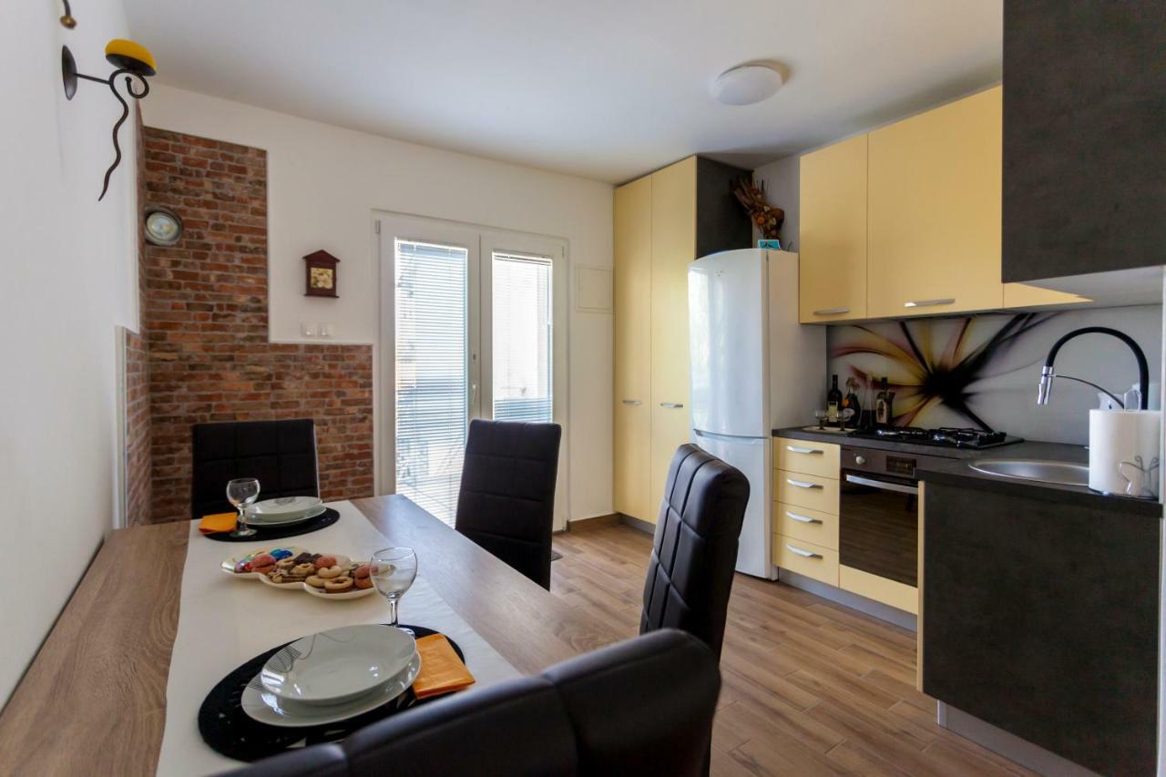 Apartment Hasanec By El-Pi Tours Nijvice Zewnętrze zdjęcie